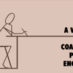 Figura de pau sentado à mesa com o texto "a verdade sobre coaching e a indústria do bem-estar" num fundo bege.